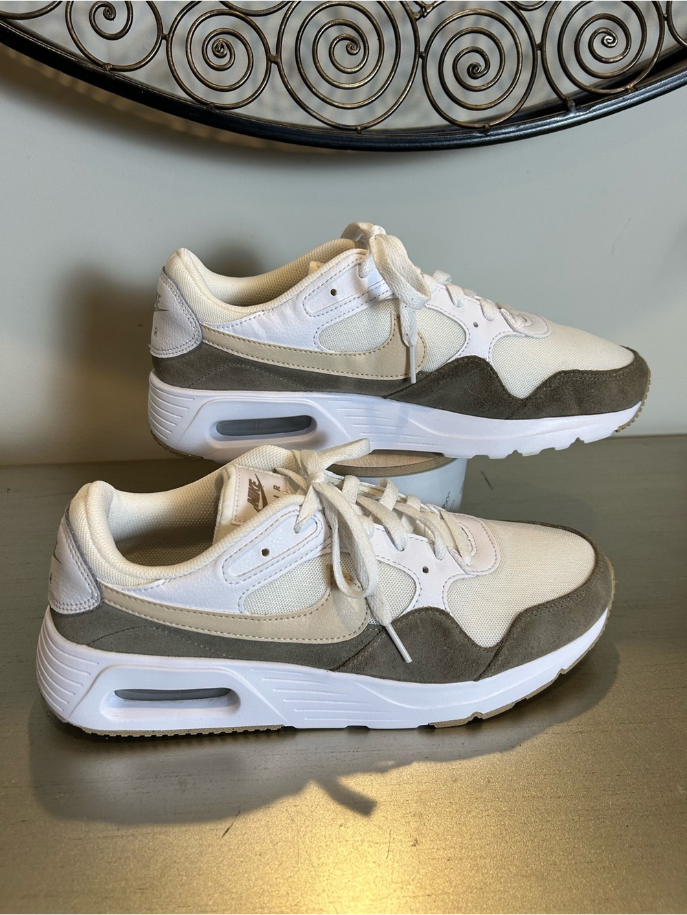 Nike Men's Sneakers White and Gray Air-Cushioned Trainers